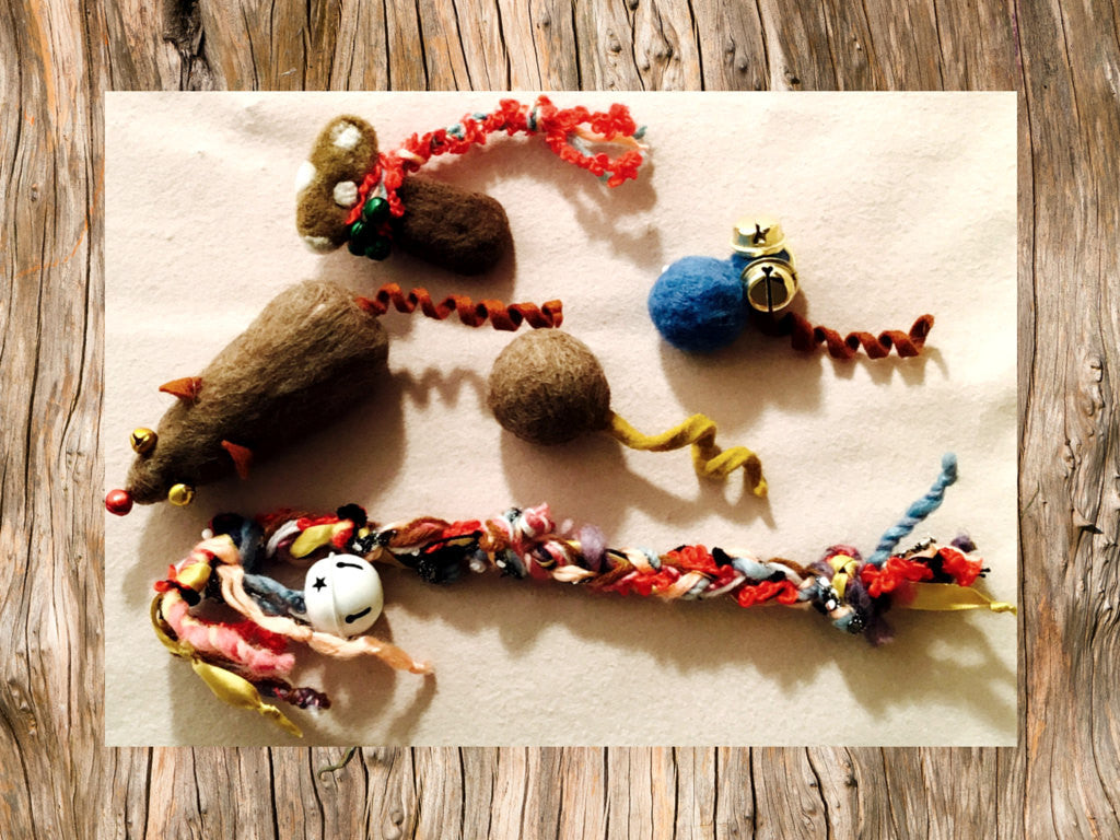 Wool Cat Toys, 5 Pieces of Fun for your Cat!