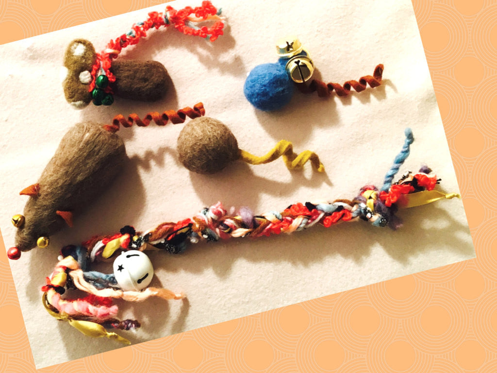 Wool Cat Toys, 5 Pieces of Fun for your Cat!