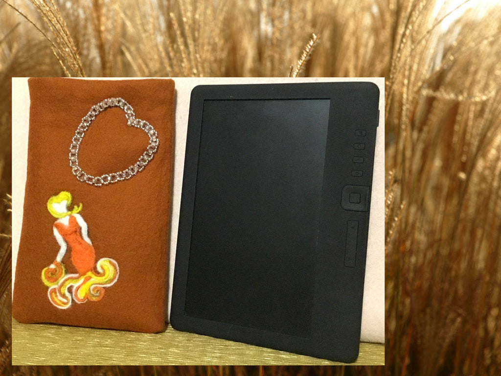 Wool I Phone Case, Beaded Heart, Padded for your Handbag.