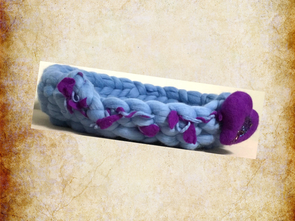 Aqua Chunky Wool Cat Bed, Beaded Purple Heart.