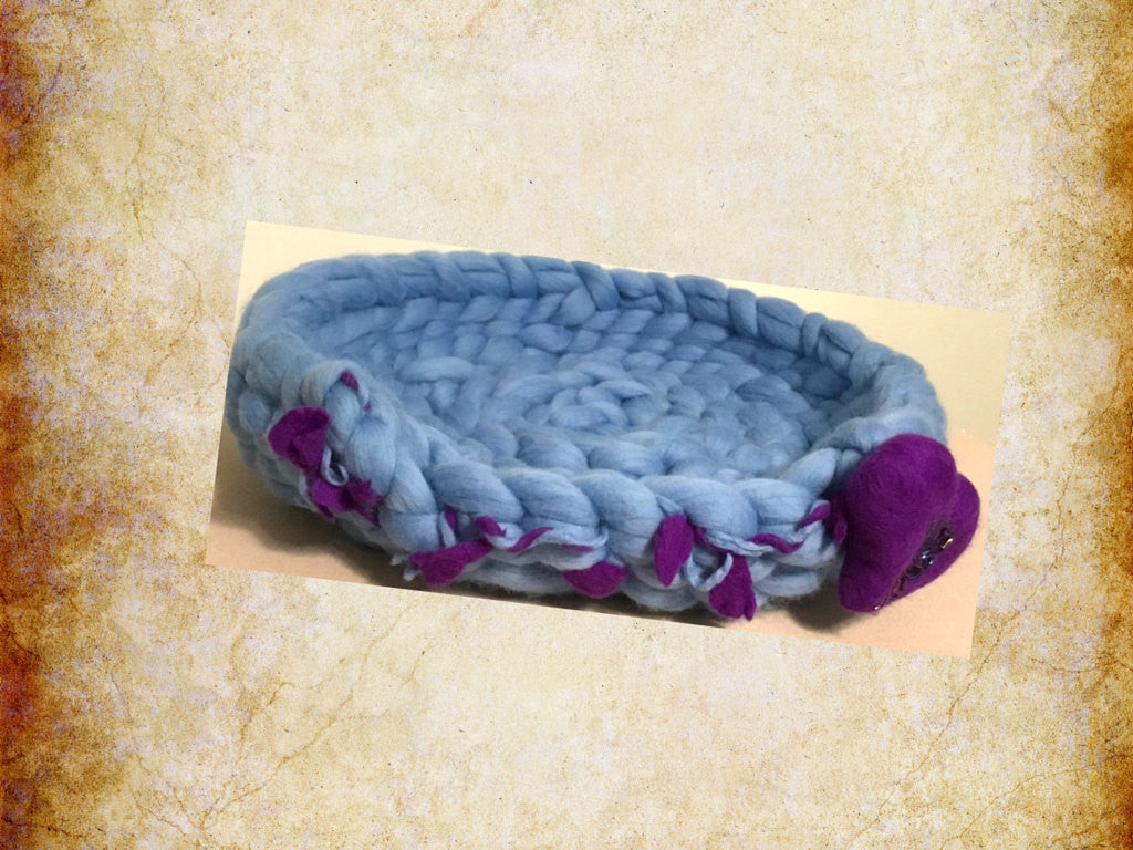 Aqua Chunky Wool Cat Bed, Beaded Purple Heart.