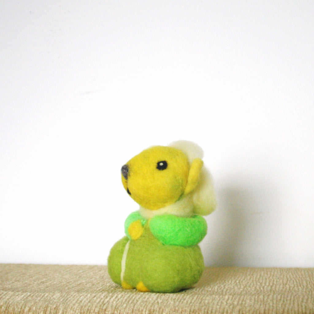 Yellow Felt Mouse,3D Wool Figurine.