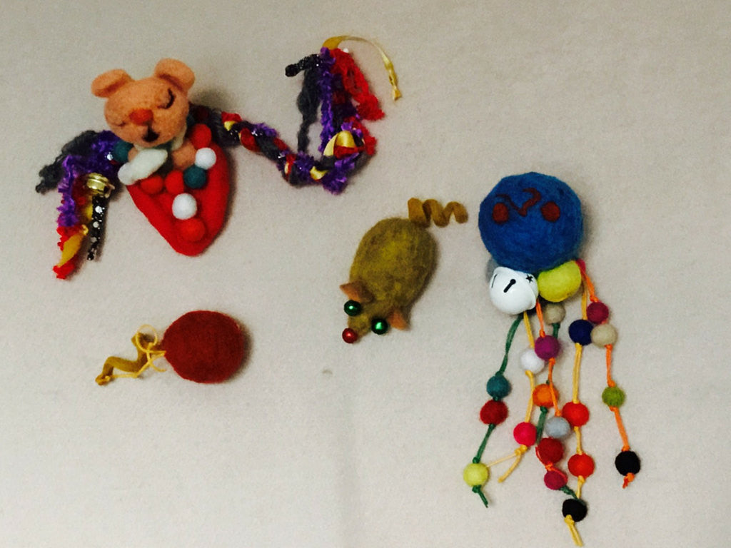 Wool Kitten Toy Bag, 5 Felted Cat Toys.