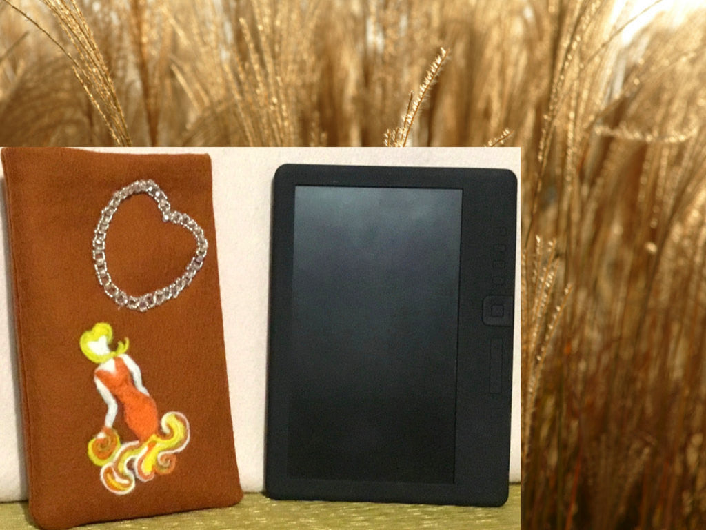 Wool I Phone Case, Beaded Heart, Padded for your Handbag.